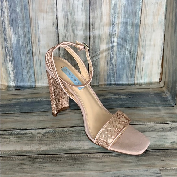 Betsey Johnson Women's Sb-kani Heeled Sandal - Picture 4 of 13